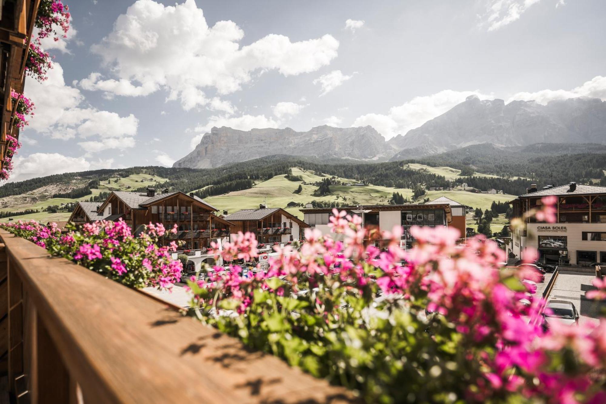 Hotel Ladinia La Villa (Trentino Alto Adige) Exterior foto
