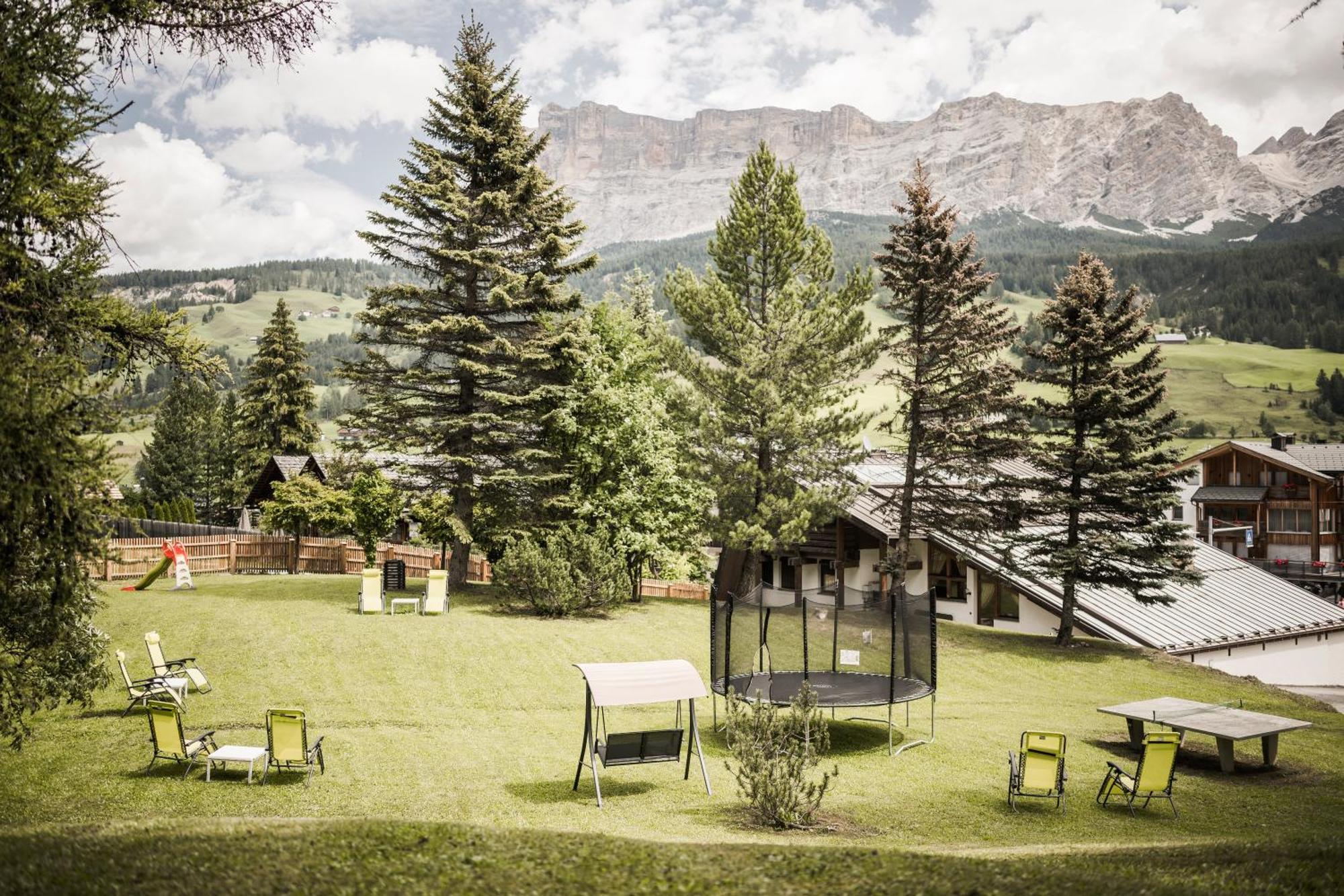 Hotel Ladinia La Villa (Trentino Alto Adige) Exterior foto